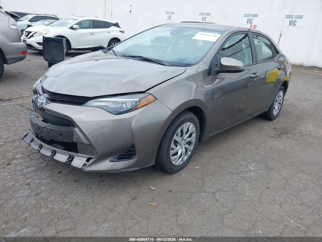 Toyota COROLLA LE 2018 2T1BURHE3JC061514 Image 2