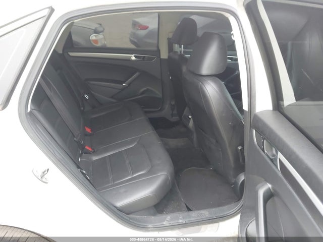 45864728 :رقم المزاد ، 1VWDT7A36HC040651 vin ، 2017 Volkswagen Passat 1.8t R-line مزاد بيع