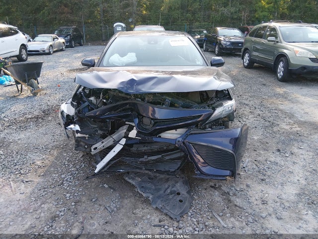 45864790 :رقم المزاد ، 4T1G11AK8NU663152 vin ، 2022 Toyota Camry Se مزاد بيع