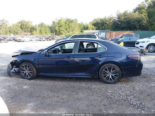 45864790 :رقم المزاد ، 4T1G11AK8NU663152 vin ، 2022 Toyota Camry Se مزاد بيع