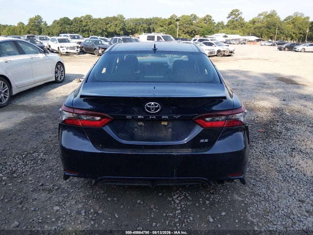 45864790 :رقم المزاد ، 4T1G11AK8NU663152 vin ، 2022 Toyota Camry Se مزاد بيع