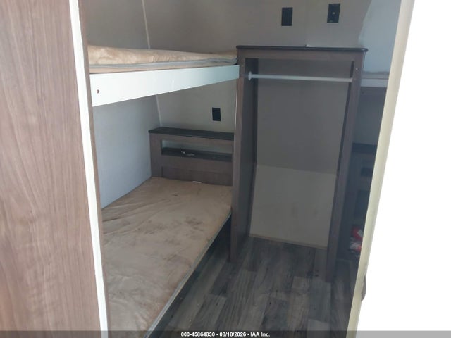 Продажа на аукционе авто 2018 Keystone Rv Hideout Luxury Serie, vin: 4YDT38B26J7246199, номер лота: 45864830