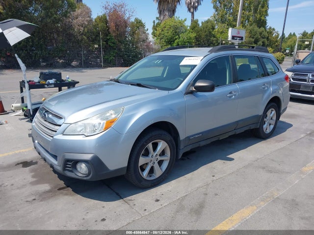 Subaru Outback 2.5i 2014 4S4BRBAC8E3258187 Image 2
