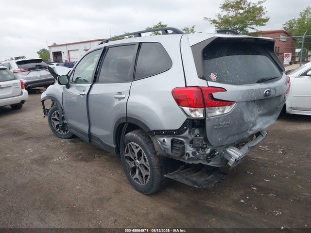 45864971 :رقم المزاد ، JF2SKAEC0NH400064 vin ، 2022 Subaru Forester Premium مزاد بيع