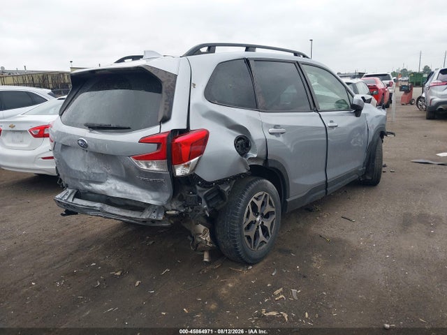 45864971 :رقم المزاد ، JF2SKAEC0NH400064 vin ، 2022 Subaru Forester Premium مزاد بيع