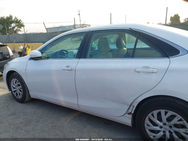 4T1BF1FK0GU555275 Toyota CAMRY LE