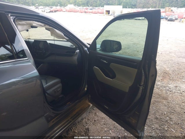 5TDGZRAH2MS031640 Toyota Highlander Xle