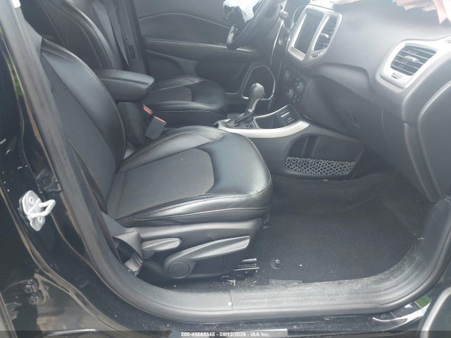 45865348 :رقم المزاد ، 3C4NJCBB7JT304675 vin ، 2018 Jeep Compass Latitude Fwd مزاد بيع
