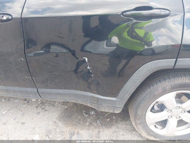 45865348 :رقم المزاد ، 3C4NJCBB7JT304675 vin ، 2018 Jeep Compass Latitude Fwd مزاد بيع