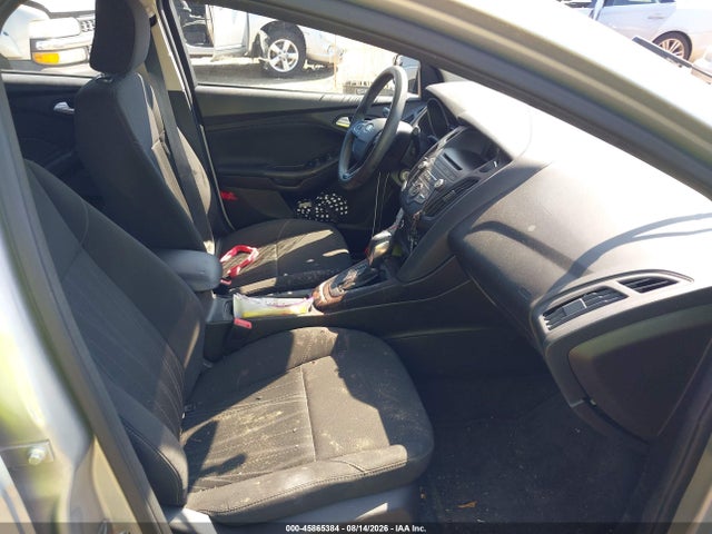 1FADP3F23GL375502 Ford FOCUS SE