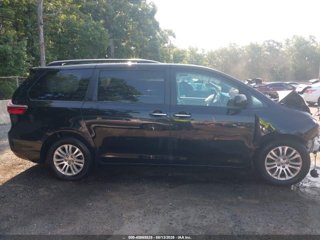 45865525 :رقم المزاد ، 5TDYZ3DC5HS813809 vin ، 2017 Toyota Sienna Xle 8 Passenger مزاد بيع