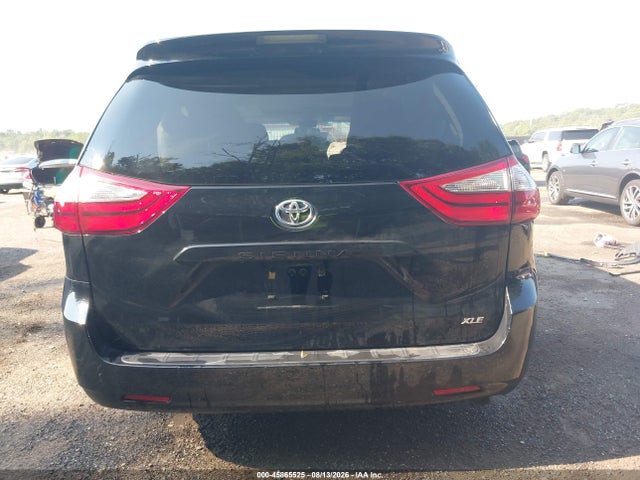 45865525 :رقم المزاد ، 5TDYZ3DC5HS813809 vin ، 2017 Toyota Sienna Xle 8 Passenger مزاد بيع