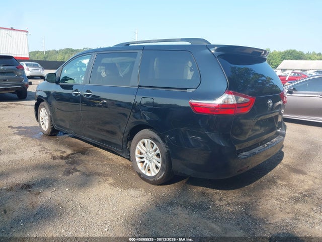 45865525 :رقم المزاد ، 5TDYZ3DC5HS813809 vin ، 2017 Toyota Sienna Xle 8 Passenger مزاد بيع