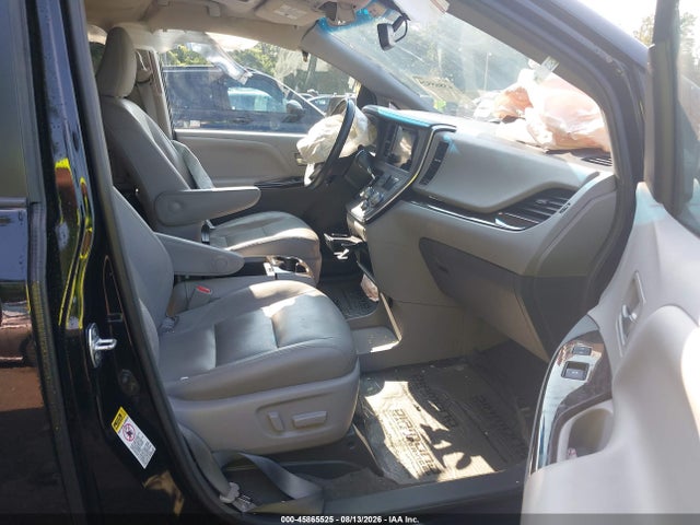 45865525 :رقم المزاد ، 5TDYZ3DC5HS813809 vin ، 2017 Toyota Sienna Xle 8 Passenger مزاد بيع