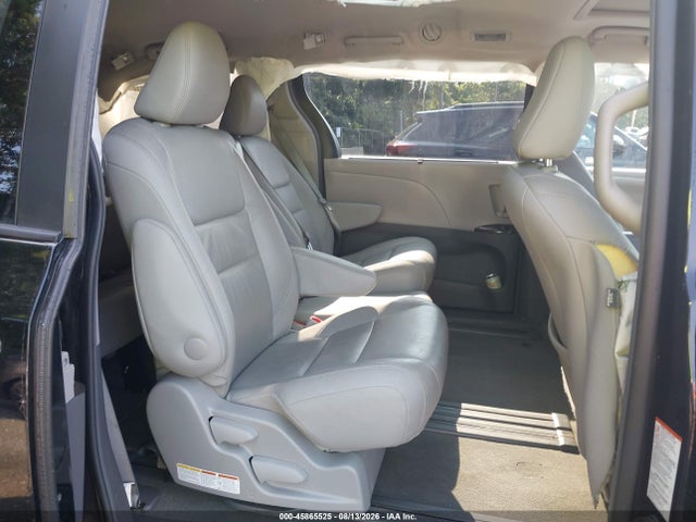45865525 :رقم المزاد ، 5TDYZ3DC5HS813809 vin ، 2017 Toyota Sienna Xle 8 Passenger مزاد بيع