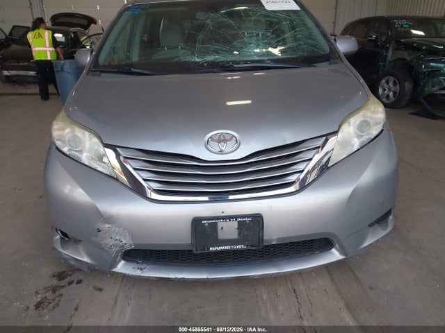 45865541 :رقم المزاد ، 5TDKK3DC9FS597468 vin ، 2015 Toyota Sienna Le 8 Passenger مزاد بيع