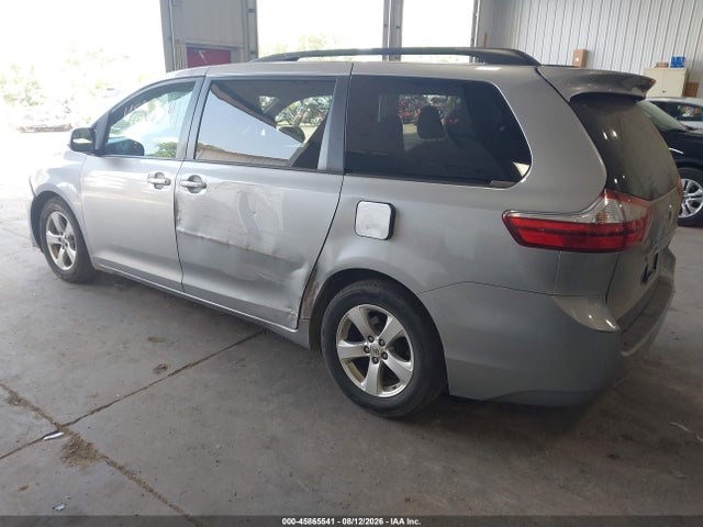 45865541 :رقم المزاد ، 5TDKK3DC9FS597468 vin ، 2015 Toyota Sienna Le 8 Passenger مزاد بيع