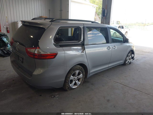 45865541 :رقم المزاد ، 5TDKK3DC9FS597468 vin ، 2015 Toyota Sienna Le 8 Passenger مزاد بيع