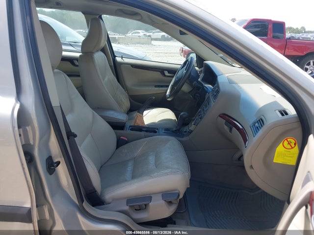 2003 Volvo V70 2.4l მანქანა იყიდება აუქციონზე, vin: YV1SW61T532331923, აუქციონის ნომერი: 45865586