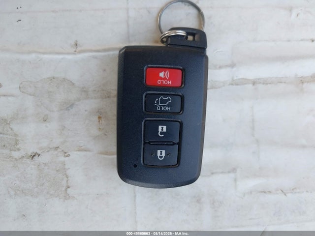 Toyota Rav4 Hybrid Xle 2017 JTMRJREV2HD143307 Image 11