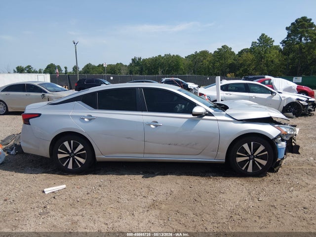45865725 :رقم المزاد ، 1N4BL4DV8NN316873 vin ، 2022 Nissan Altima Sv Fwd مزاد بيع