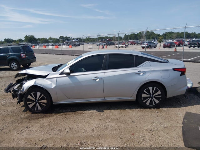 45865725 :رقم المزاد ، 1N4BL4DV8NN316873 vin ، 2022 Nissan Altima Sv Fwd مزاد بيع