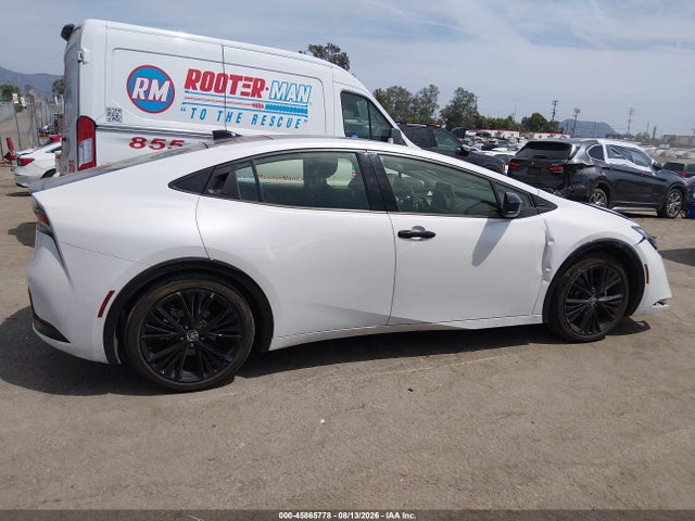 JTDACAAU8S3057177 Toyota Prius Nightshade