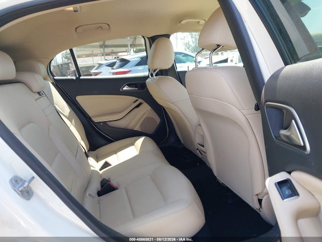 WDCTG4EB4FJ123730 Mercedes-Benz GLA 250