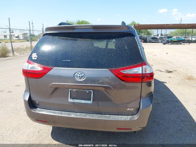 5TDYZ3DC6HS894125 Toyota Sienna Xle Premium 8 Passenger