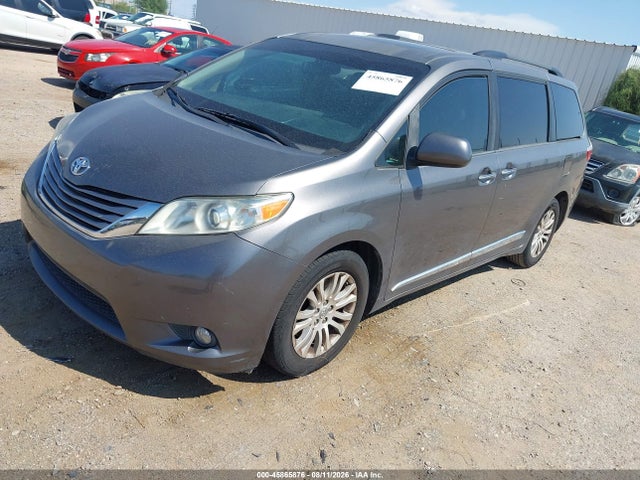 5TDYZ3DC6HS894125 Toyota Sienna Xle Premium 8 Passenger