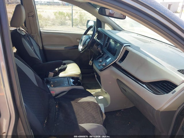 5TDYZ3DC6HS894125 Toyota Sienna Xle Premium 8 Passenger