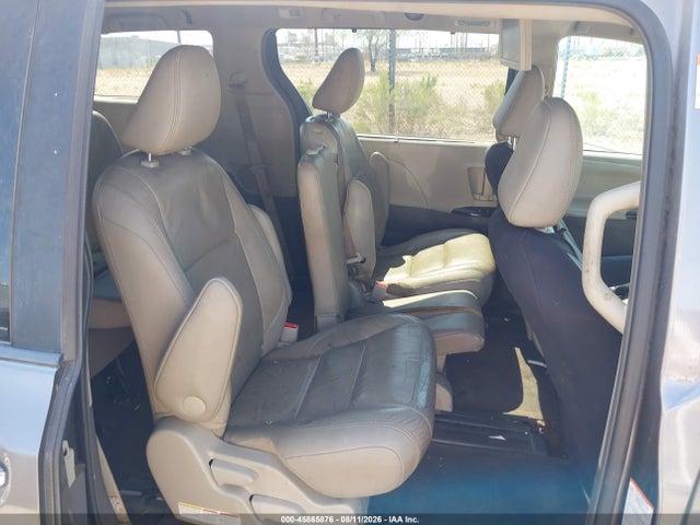 5TDYZ3DC6HS894125 Toyota Sienna Xle Premium 8 Passenger