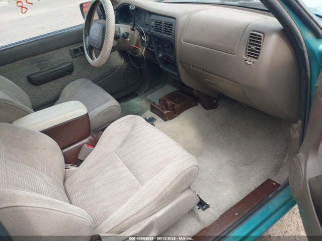 1998 Toyota Tacoma მანქანა იყიდება აუქციონზე, vin: 4TAVL52N2WZ028546, აუქციონის ნომერი: 45865938
