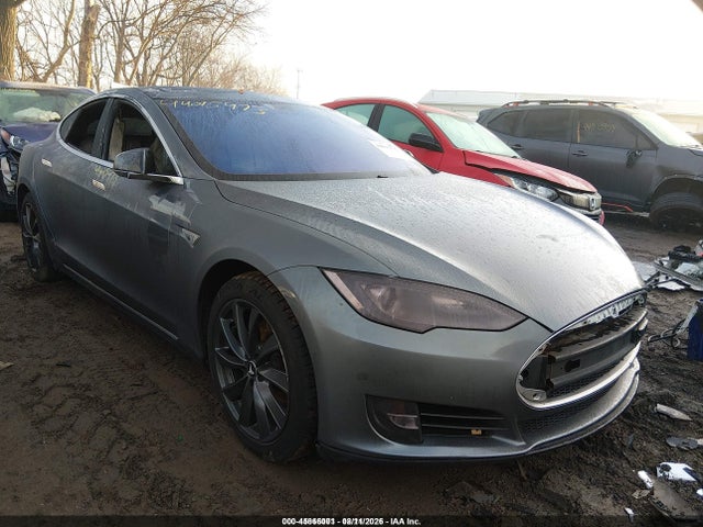 45866001 :رقم المزاد ، 5YJSA1CG5DFP13844 vin ، 2013 Tesla Model S مزاد بيع