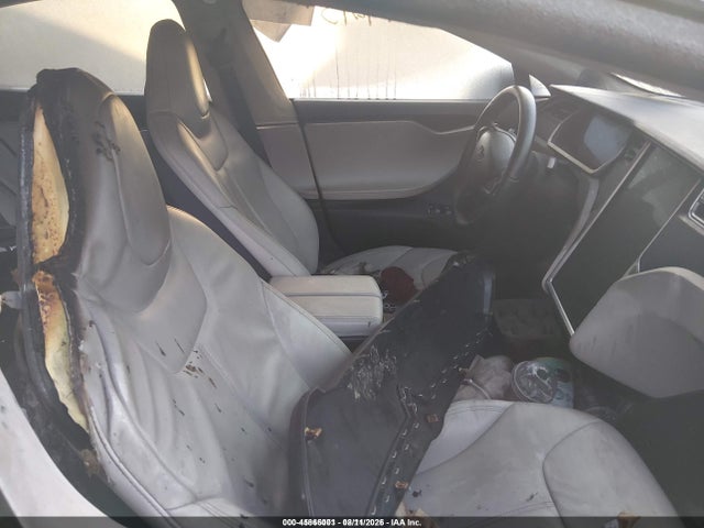 45866001 :رقم المزاد ، 5YJSA1CG5DFP13844 vin ، 2013 Tesla Model S مزاد بيع