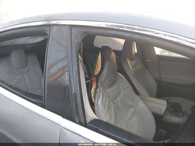 45866001 :رقم المزاد ، 5YJSA1CG5DFP13844 vin ، 2013 Tesla Model S مزاد بيع
