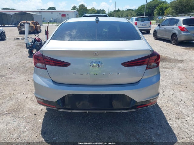 2020 Hyundai Elantra Sel მანქანა იყიდება აუქციონზე, vin: 5NPD84LFXLH593326, აუქციონის ნომერი: 45866029