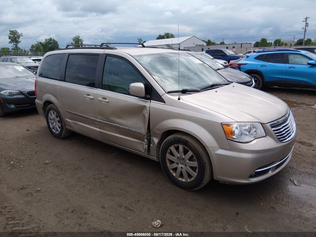45866050 :رقم المزاد ، 2C4RC1BG8FR672921 vin ، 2015 Chrysler Town & Country Touring مزاد بيع