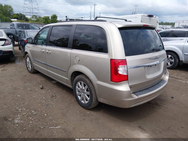 45866050 :رقم المزاد ، 2C4RC1BG8FR672921 vin ، 2015 Chrysler Town & Country Touring مزاد بيع