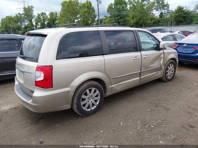 45866050 :رقم المزاد ، 2C4RC1BG8FR672921 vin ، 2015 Chrysler Town & Country Touring مزاد بيع
