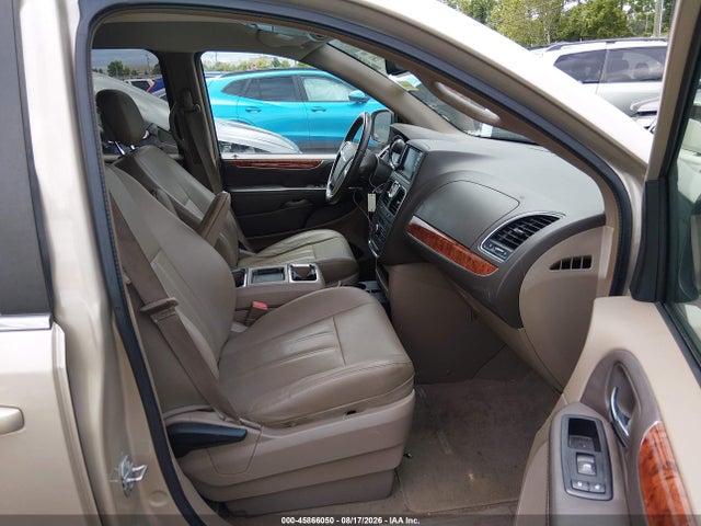 45866050 :رقم المزاد ، 2C4RC1BG8FR672921 vin ، 2015 Chrysler Town & Country Touring مزاد بيع