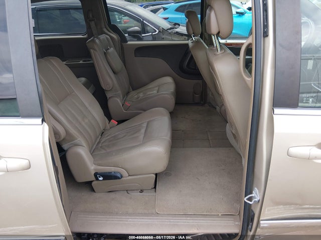 45866050 :رقم المزاد ، 2C4RC1BG8FR672921 vin ، 2015 Chrysler Town & Country Touring مزاد بيع