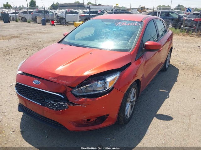 Ford FOCUS SE 2018 1FADP3F22JL271106 Image 2