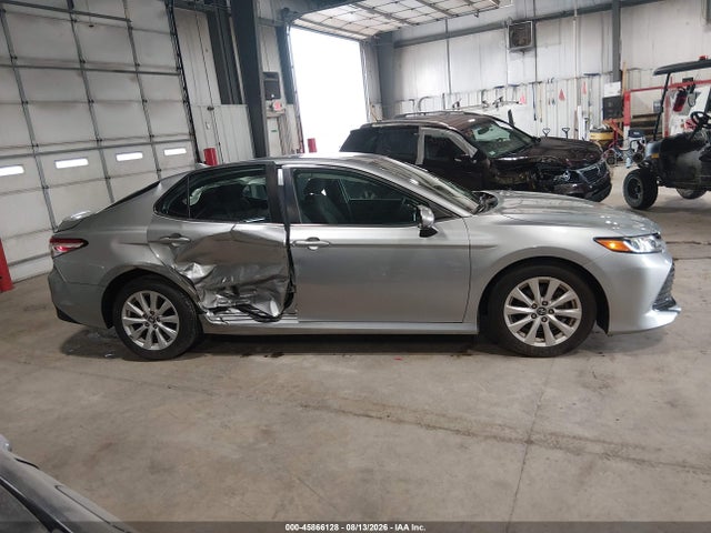 2019 Toyota Camry Le მანქანა იყიდება აუქციონზე, vin: 4T1B11HK6KU813142, აუქციონის ნომერი: 45866128
