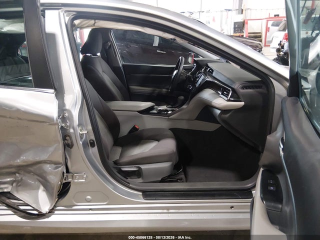2019 Toyota Camry Le მანქანა იყიდება აუქციონზე, vin: 4T1B11HK6KU813142, აუქციონის ნომერი: 45866128