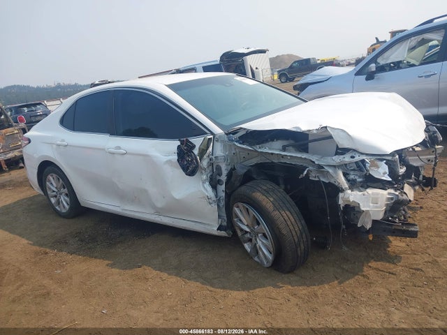 4T1B11HK6JU011205 Toyota CAMRY LE