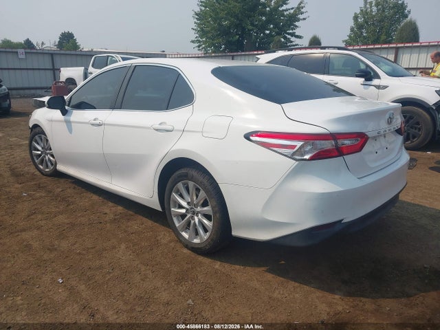 4T1B11HK6JU011205 Toyota CAMRY LE