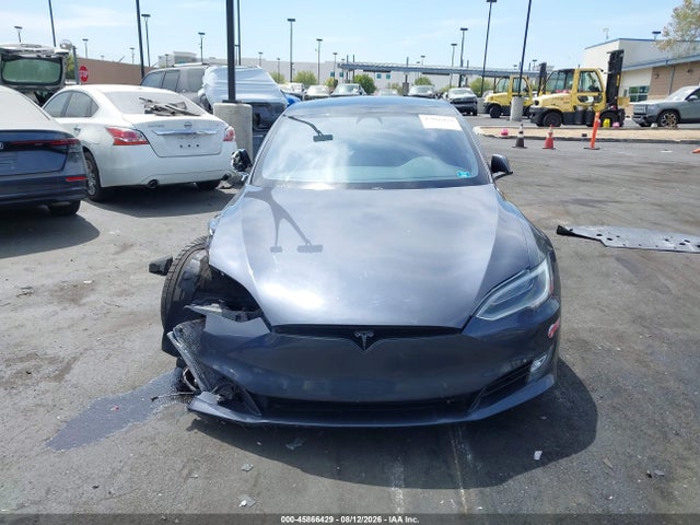 45866429 :رقم المزاد ، 5YJSA1E25JF274156 vin ، 2018 Tesla Model S 100d/75d/p100d مزاد بيع