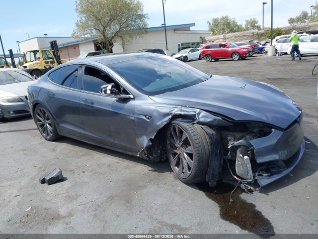 45866429 :رقم المزاد ، 5YJSA1E25JF274156 vin ، 2018 Tesla Model S 100d/75d/p100d مزاد بيع