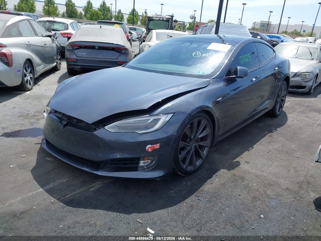 45866429 :رقم المزاد ، 5YJSA1E25JF274156 vin ، 2018 Tesla Model S 100d/75d/p100d مزاد بيع